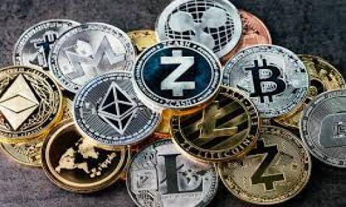 区块链司法证据是一个涉及区块链技术与司法系统交叉的概念，主要指利用区块链的特性（如去中心化、不可篡改性和透明性）来记录、存储和管理司法证据。区块链可以为证据的来源、交换和保存提供可追溯的记录，从而提高司法证据的可信度、安全性和有效性。

以下是一些具体的内容介绍，以及与之相关的问题分析。

### 区块链司法证据的基本概念

区块链是一种去中心化的分布式账本技术，最初是为支持比特币等数字货币而开发的。区块链的核心特性包括透明性、不可篡改性和可追溯性。这些特性使得区块链在司法领域有了新的应用前景，尤其是在证据的管理和存储方面。

在传统的司法系统中，证据的收集和管理通常依赖于中心化的机构，可能存在证据被篡改或丢失的风险。而使用区块链技术，可以将证据信息以加密的方式记录在区块链上，确保这些信息在被记录后不可被更改或删除，从而提高证据的完整性和可靠性。

### 区块链司法证据的优势

1. **不可篡改性**：一旦信息被记录在区块链上，就无法更改或删除，这为法院提供了一个可靠的证据记录。
2. **透明性**：区块链的交易记录是公开的，任何人都可以查阅这些记录，这增加了披露和检验证据的透明度。
3. **去中心化存储**：由于区块链是分布式的，因此即使某个节点发生故障，证据记录依然存在于其他节点，这降低了数据丢失的风险。
4. **提高效率**：区块链可以简化证据管理流程，提高司法程序的效率。

### 相关问题分析

#### 1. 区块链如何确保司法证据的安全性？

区块链技术通过多个方式确保司法证据的安全性。首先，区块链使用加密技术来保护数据，这使得只有授权的用户才能访问证据信息。其次，通过链式结构的不可篡改性，任何试图修改数据的行为都会被拒绝。因此，证据的真实性可以得到保障。此外，使用多重签名和智能合约可以进一步增强安全性，减少人为错误或欺诈行为的风险。

#### 2. 区块链司法证据在实际应用中遇到哪些挑战？

尽管区块链在司法领域的应用潜力巨大，但也面临许多挑战。例如，法律法规尚未完全跟上技术的发展，区块链上记录的证据是否被法庭认可尚无统一标准。此外，技术的复杂性使得使用者可能缺乏必要的知识。最后，隐私问题也是一个值得关注的方面，如何在保持透明度的同时保护个人信息是一个重要的研究课题。

#### 3. 目前已有多少行业开始应用区块链司法证据？

区块链技术在法律行业的应用虽然仍处于起步阶段，但是一些地方法院和律所已经开始探索。以美国为例，某些州的法院已经尝试利用区块链来存储电子证据，确保其不可篡改性。同时，国际上的一些技术公司也在研发相关产品，帮助律师事务所和法院批量管理证据。

#### 4. 如何通过区块链实现证据的链式追踪？

通过区块链技术，证据的链式追踪变得可行且高效。当证据被收集和输入时，它将生成一个唯一的哈希值，当中包含证据的所有元数据，包括时间戳、证据接收人等信息。每当证据的所有权或状态发生变化，都会记录到区块链上，从而形成一个完整的追踪链。这不仅便于审计，也有助于快速查找和验证证据。

#### 5. 未来区块链司法证据的发展趋势如何？

未来，随着区块链技术的不断进步和应用的扩展，区块链司法证据的使用将越来越普遍。可以预见，不仅证据的存储和管理会发生变化，甚至整个法律流程也可能因区块链而变得更加高效。智能合约的运用将简化法律行为的执行流程，而AI与区块链联合的技术进一步可以提高证据处理和判断的准确性。

### 总结

区块链司法证据是一个充满潜力的领域，通过合理应用区块链技术，可以显著提升传统司法系统中证据管理的安全性与效率。然而，在实践中仍然面临技术、法律、隐私等多重挑战，需要各方共同努力探索出有效的解决方案。

### 关键信息


区块链司法证据：法律与技术的融合之道

关键词：
区块链,司法证据,法律技术/guanjianci 

希望以上信息对您有所帮助，如有其他问题，请随时询问。